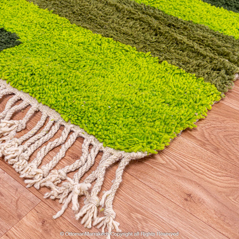 Modern Geometric Green and White Wool Rug Modern Geometric Green and White Wool Rug