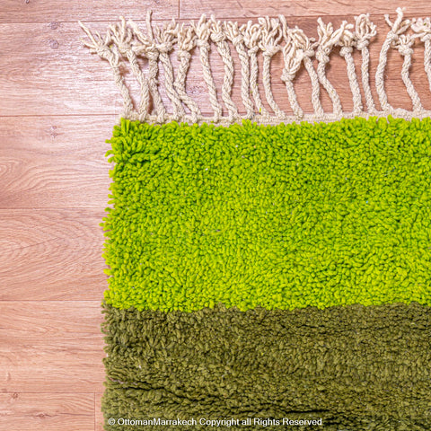 Modern Geometric Green and White Wool Rug Modern Geometric Green and White Wool Rug