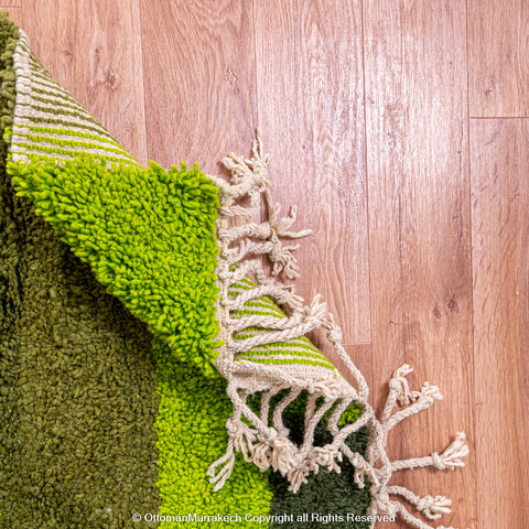 Modern Geometric Green and White Wool Rug Modern Geometric Green and White Wool Rug