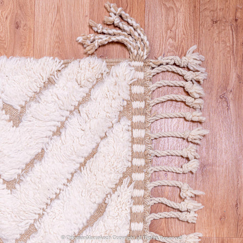 Beige Natural Wool Plush Rug with Diamond Shapes Beige Natural Wool Plush Rug with Diamond Shapes