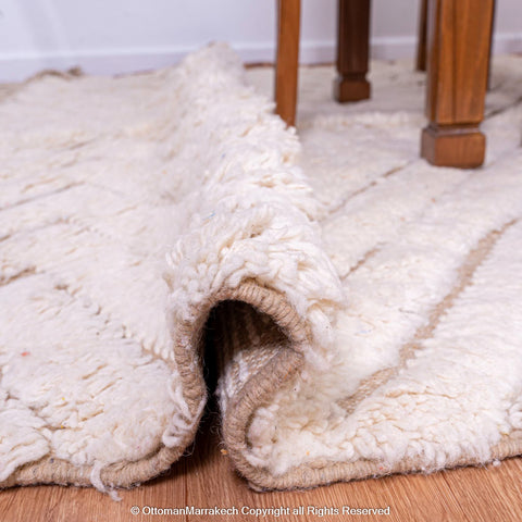 Beige Natural Wool Plush Rug with Diamond Shapes Beige Natural Wool Plush Rug with Diamond Shapes