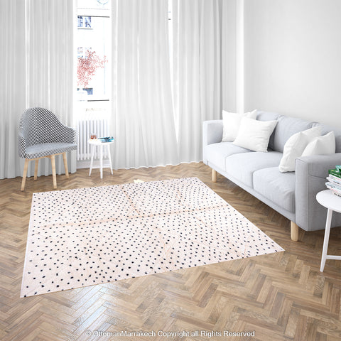 Moroccan Polka Dot Withe Rug: Withe Patterned Rug With Black Dots