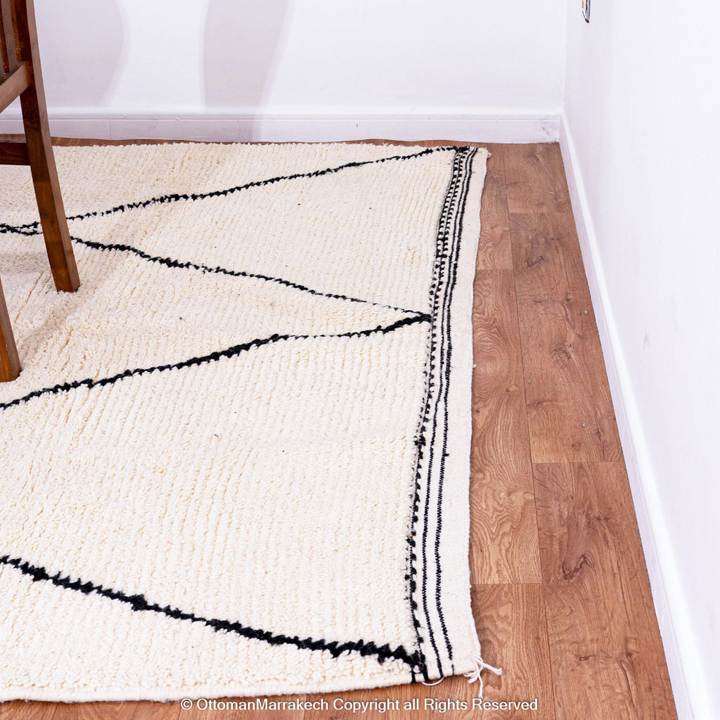 Bohemian Beni Ourain Moroccan Wool Rug – Simple Black and White Diamond Lattice Design