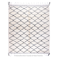 Load image into Gallery viewer, Timeless Moroccan Wool Rug with Black Diamond Lattice Design