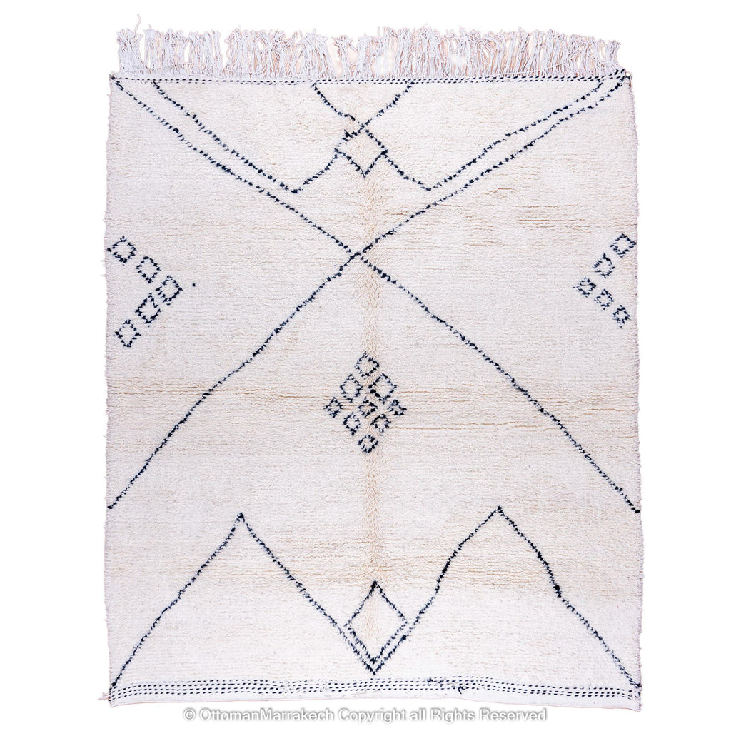 Moroccan Flatweave Rug: Lightweight and Versatile Design