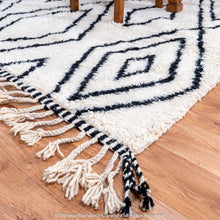 Load image into Gallery viewer, Bold Diamond Moroccan Wool Rug with Geometric Berber Design