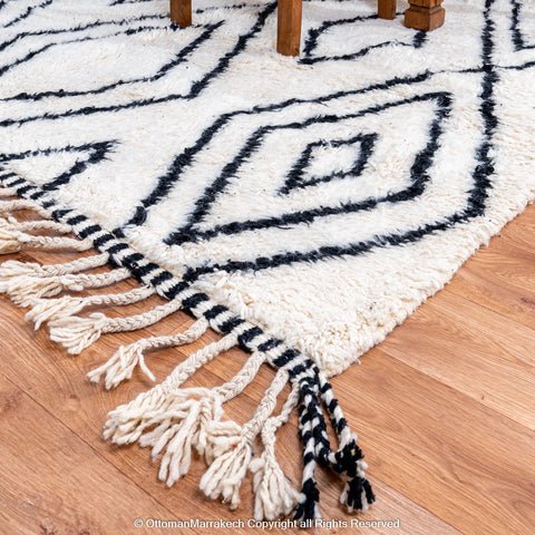 Bold Diamond Moroccan Wool Rug with Geometric Berber Design