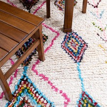 Load image into Gallery viewer, Moroccan Lattice Rug: Elegant Pattern for Modern Interiors