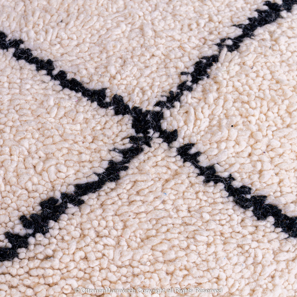 Bohemian Beige Sandstone Diamond Rug – Handwoven with Symmetrical Black Lined Diamond Pattern