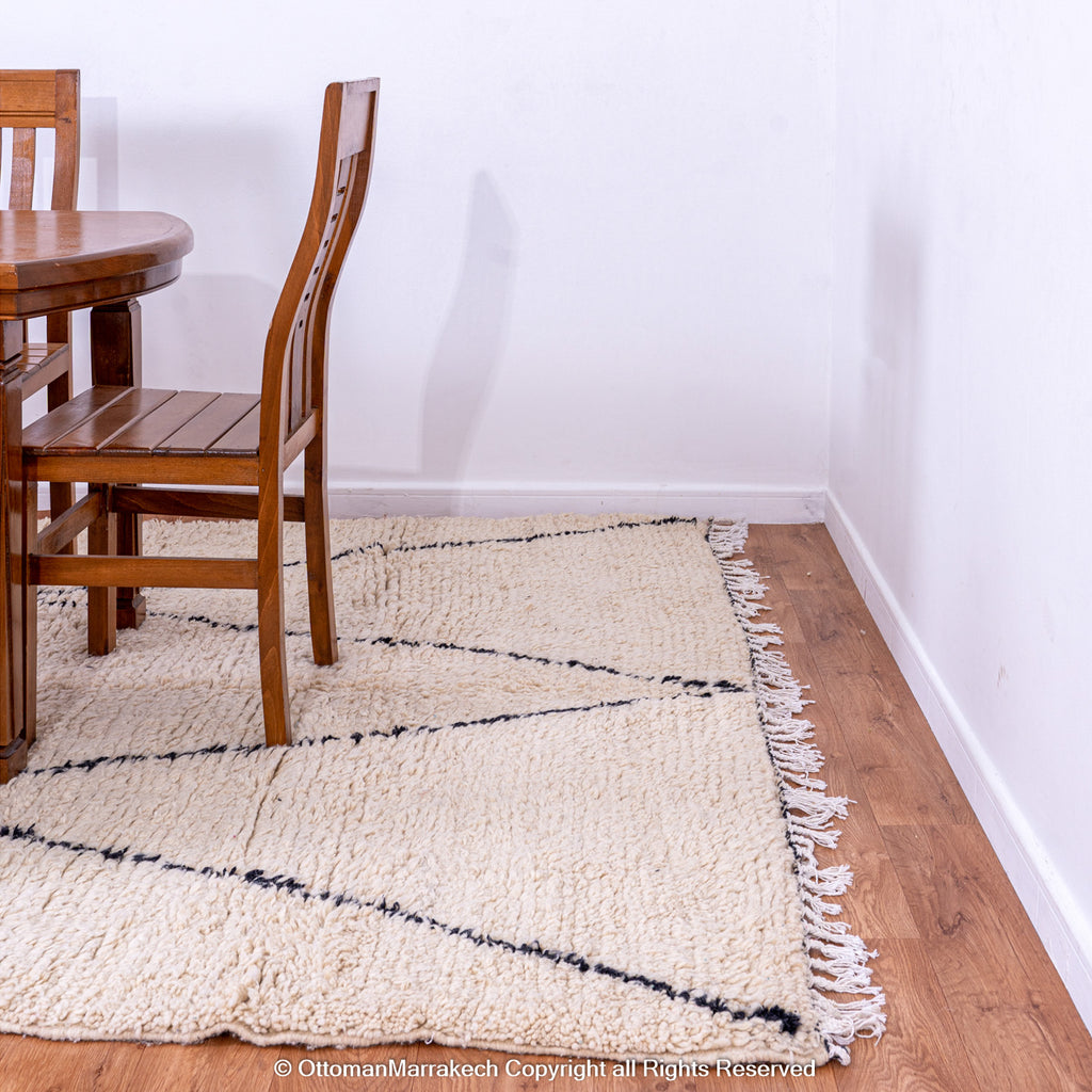 Moroccan Wool Area Rug: Softness and Sophistication in Modern Interiors