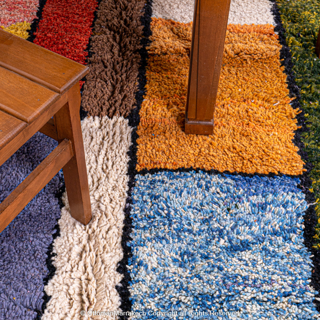 Modern Moroccan Area Rug: Fusion of Tradition and Trend