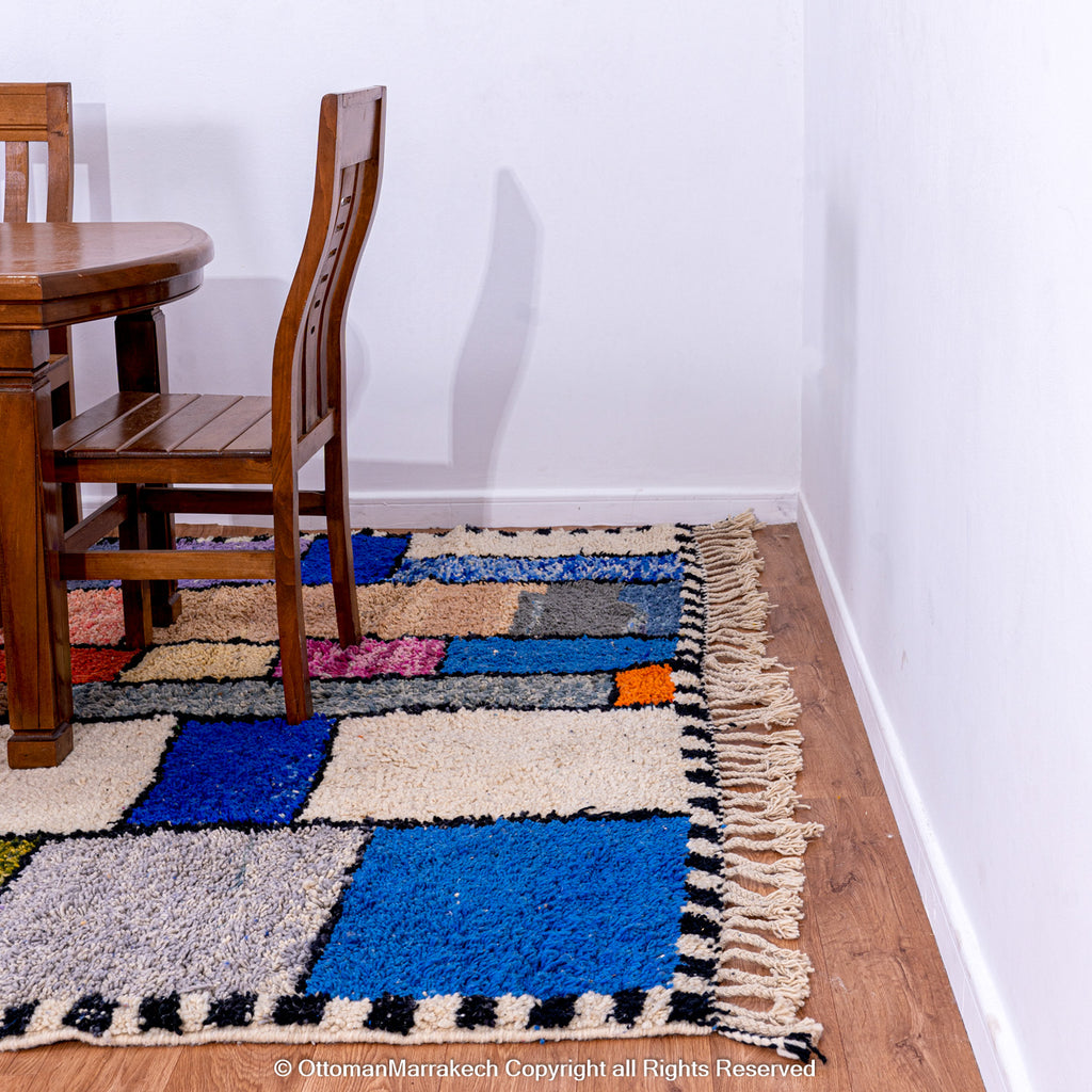 Modern Moroccan Area Rug: Fusion of Tradition and Trend