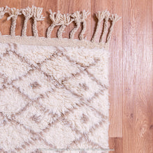 Load image into Gallery viewer, Soft White Berber Rug with Subtle Geometric Patterns