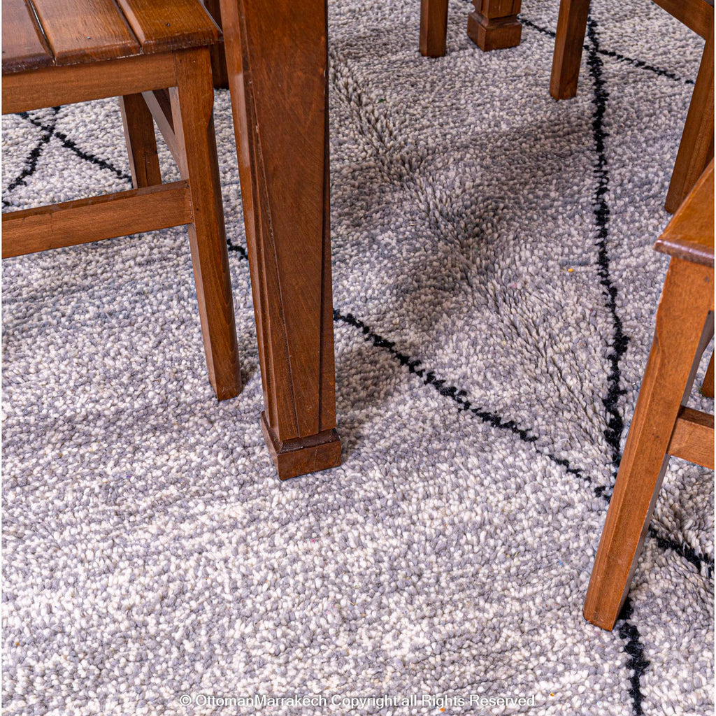 Gray Berber Rug with Minimalist Diamond Pattern