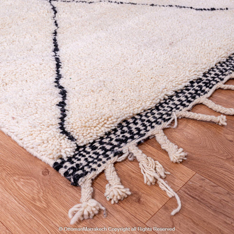 White Moroccan Beni Ourain Rug with Simple Black Diamond Pattern