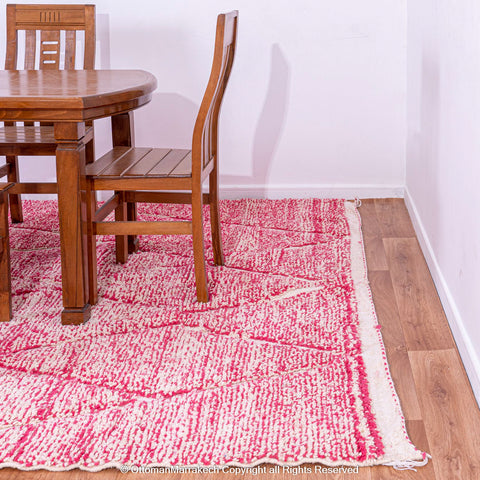 Moroccan Diamond Lavender Pink Rug: Bold Accents for Today's Interiors