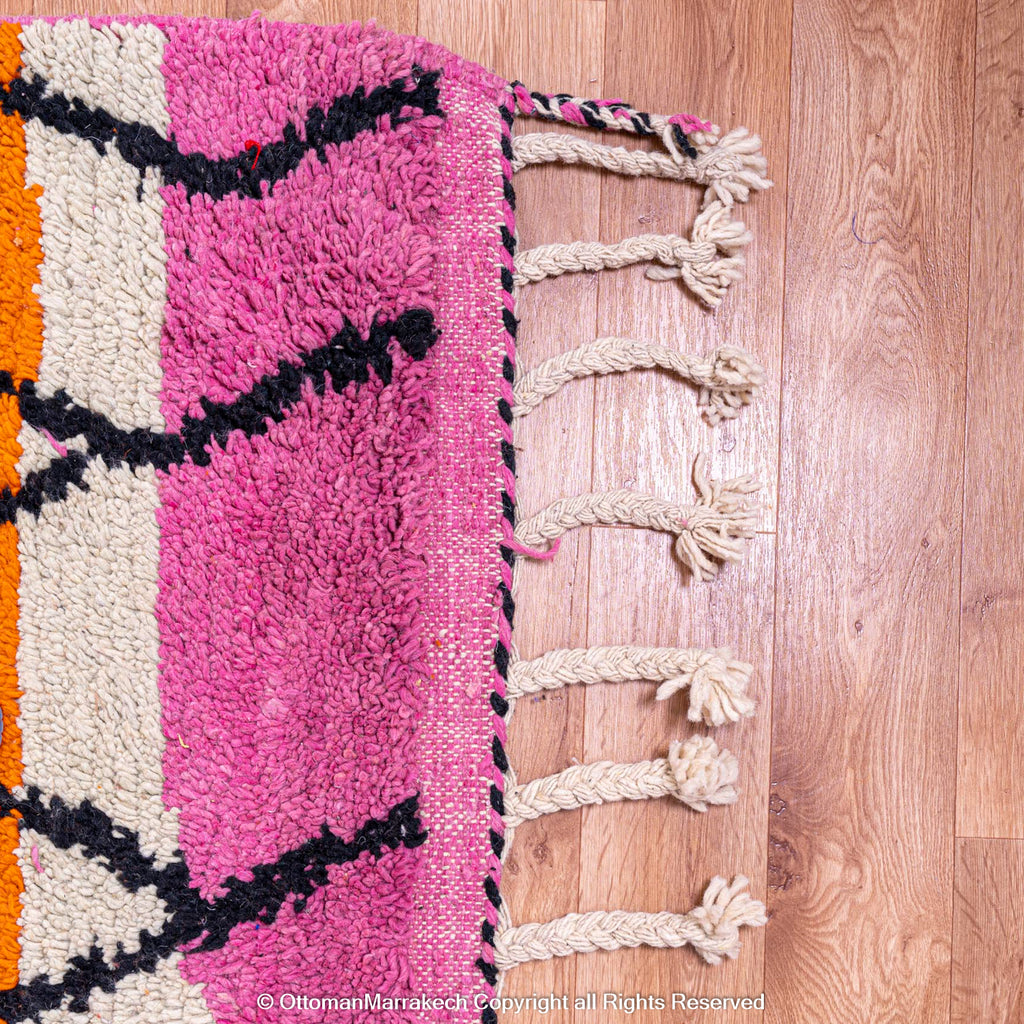 Modern Moroccan Wool Rug: Soft Texture and Luxurious Feel