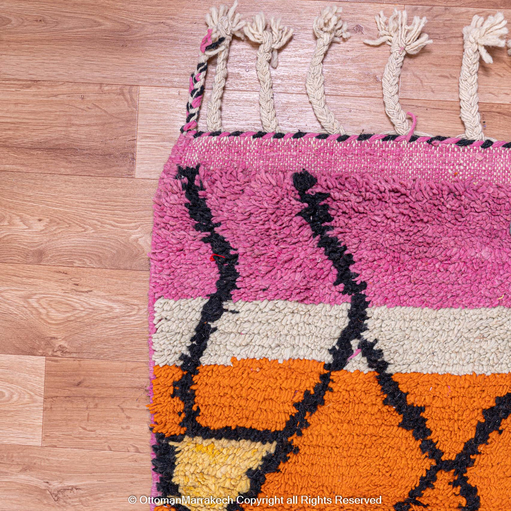 Modern Moroccan Wool Rug: Soft Texture and Luxurious Feel