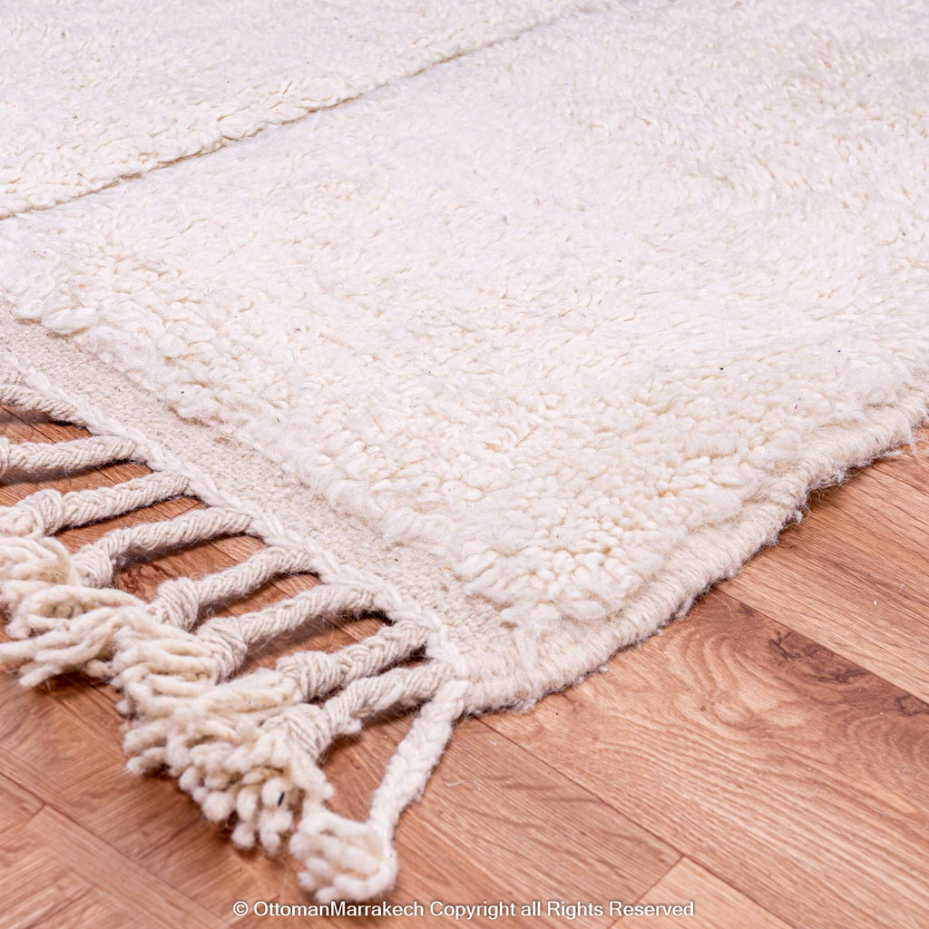 Moroccan Lattice Rug: Intricate Detailing and Elegant Style