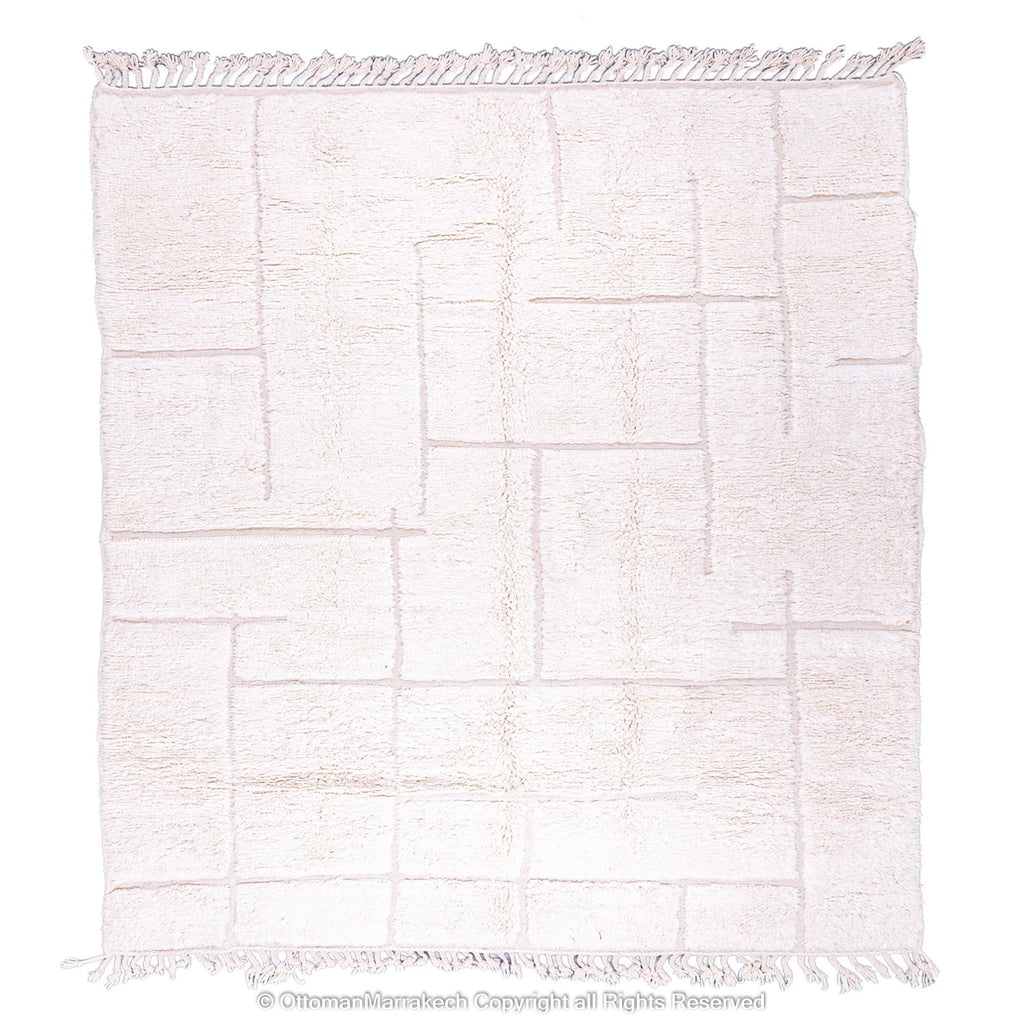 Moroccan Lattice Rug: Intricate Detailing and Elegant Style