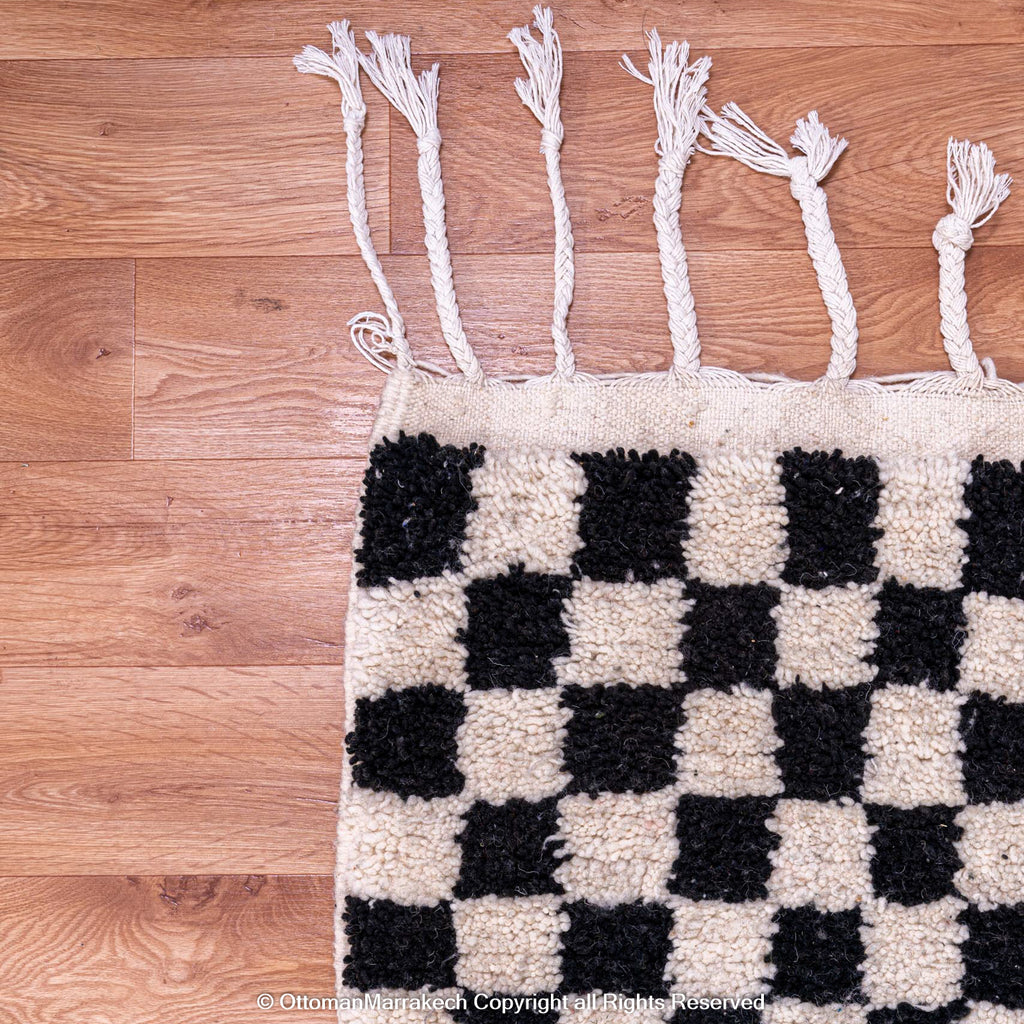 Moroccan Black and White Rug: Timeless Contrast and Sophistication