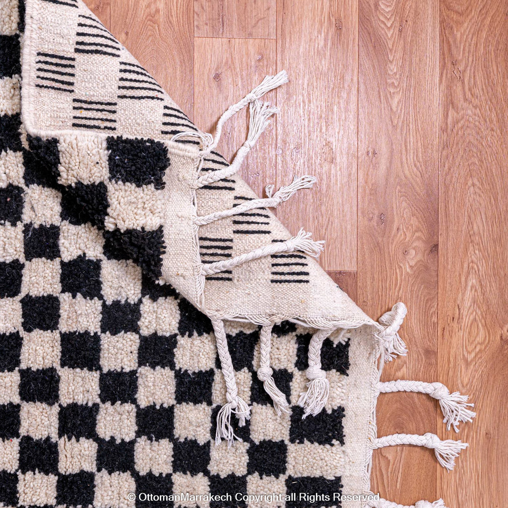 Moroccan Black and White Rug: Timeless Contrast and Sophistication