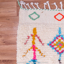 Load image into Gallery viewer, Moroccan  Rug: Natural Tones and Refreshing Style