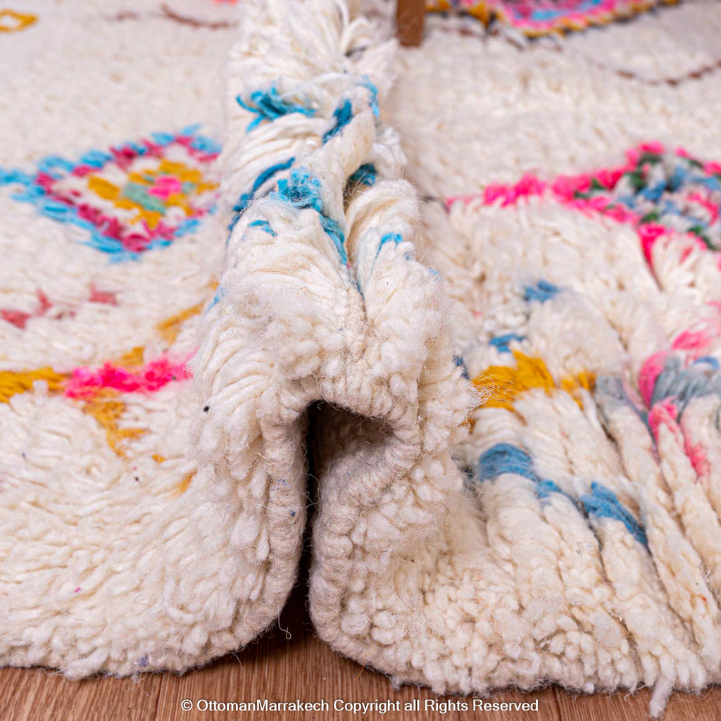 Moroccan  Rug: Natural Tones and Refreshing Style