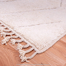 Load image into Gallery viewer, Moroccan Berber Rug: Authentic Design for Stylish Spaces