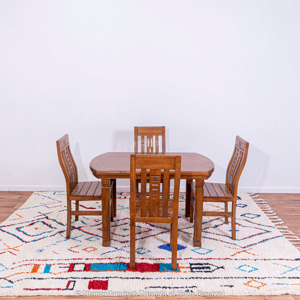 Moroccan Kilim Rug: Artisan Craftsmanship with Global Flair