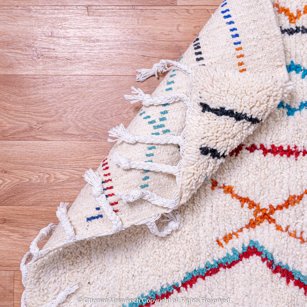 Moroccan Kilim Rug: Artisan Craftsmanship with Global Flair