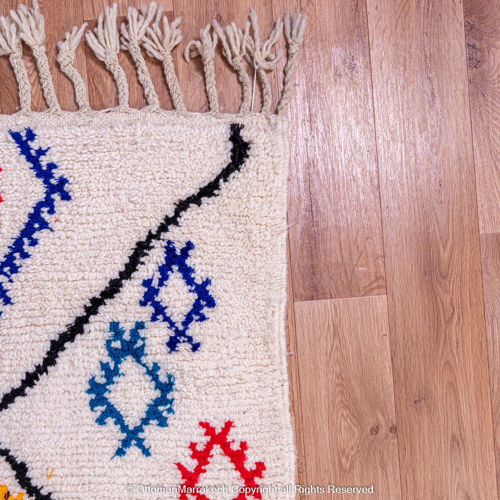 Vibrant Moroccan-Inspired Rug for Today's Home