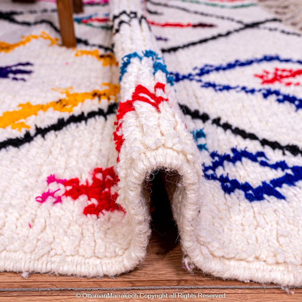 Vibrant Moroccan-Inspired Rug for Today's Home