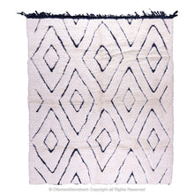 Load image into Gallery viewer, Moroccan  Rug: Natural Beauty with Eco-Friendly Design