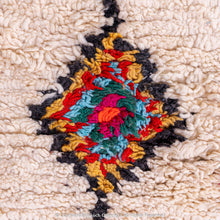 Load image into Gallery viewer, Handcrafted Moroccan Rug: Artisanal Beauty for Any Space